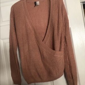 HM H&M pink sweater v-neck Zara deep low comfy